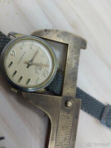 Predám funkčné hodinky Re Watch Antimagnetisch - 5