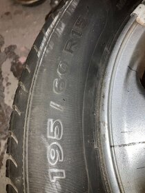 Predám celoročné pneumatiky s diskami 195/60 R15 - 5