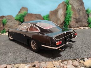 Prodám nový model 1:18 Lamborghini 400GT 2+2 - 5