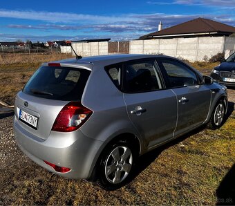 KIA Ceed 1.4i - 5