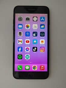 Apple iPhone 8 Plus - 5