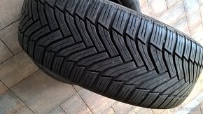 ZIMNÉ 215/55 R17 2ks MICHELIN a 4 ks BF-GOODRICH cca 5-6mm - 5