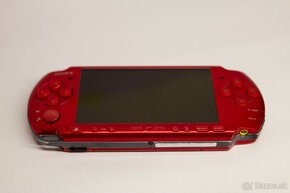 PSP 3000 radiant red - 5