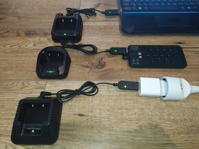 Autonabíjačka a USB nab. pre vysielačky - 5