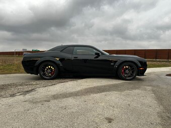 Dodge Challenger SRT Hellcat Widebody - 5