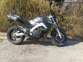 Suzuki gsr 600 - 5