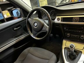 ROZPREDAM BMW E91 316D 85kw 2011 - 5