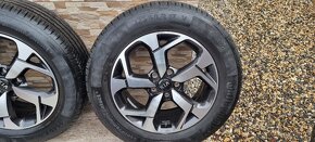 Predám Kia Sportage elektrony 5x114,3 R17 et48,5 J7 225/60 - 5