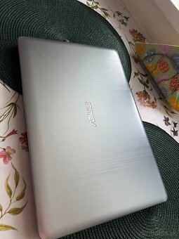 Asus VivoBook x540m - 5