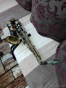 Predam plne funkčny Alt saxofon  AMATI 32 - 5