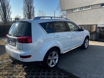 Predam Peugeot 4007 4X4 , v super stave 7miestne. - 5