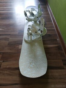 Predám dámsky snowboard, okuliare a prilbu - 5