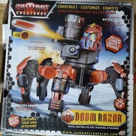 Bojový robot Attacknid - Doom Razor - 5