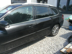 Rozpredam na ND Renault Laguna r.2012 - 5