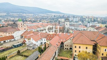 Historická tehlová budova v srdci Rožňavy - Námestie Baníkov - 5