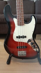 Squier Jazz Bass - 5