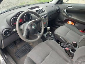 Alfa Romeo 147 1.9 JTD - 5