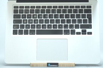 ZÁRUKA/Macbook Air 13.3"/I5 1.8GHZ/4GB RAM/256GB SSD/CZ - 5