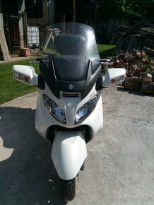 Suzuki Burgman 650 Executive - 5