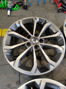 5x112 R18 SsangYang Alu disky + TPMS Senzor tlaku - 5