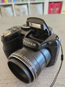 Fujifilm FinePix S1600 - 5