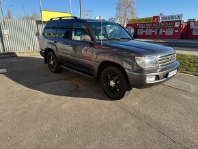 Toyota Landcruiser 100 V8 4,7 - 5