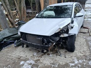 Predám havarované kia ceed. - 5