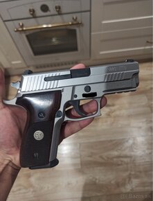 Sig Sauer P229 Elite Steinless - 5