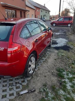 Citroen C4 - 1.4 16V -65 KW - 5