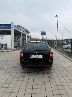 Skoda Octavia Combi 2.0 TDI CR DPF Elegance - 5