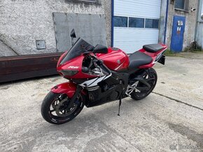 Yamaha YZF R6 2004 - 5