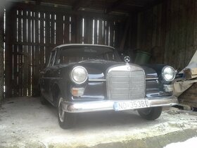 Mercedes w110 malé kridlo - 5