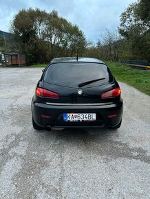 Alfa romeo 147 - 5