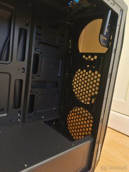 Predám Pc skriňu Genesis Titan 750 - 5