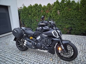 DUCATI Diavel V4 - 5