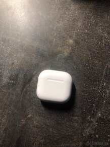 AirPods 4 - 5