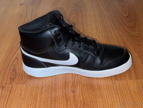 Členkové tenisky Nike, veľkosť 42,5 - 5