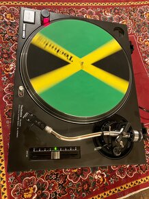 Technics SL-1210 MK2 - 5