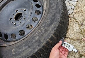 Predám plechové disky 5x112 s pneumatikami 195/65 r15 - 5