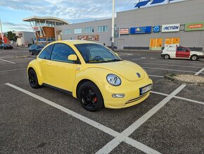 VW New Beetle 2.0 (žlto-čierny) - 5