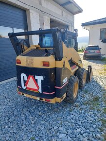 Smykovy nakladac cat 242b turbo - 5