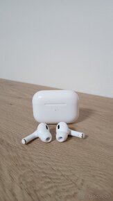 Apple AirPods - 5