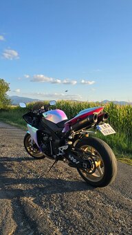 Yamaha R1 2011 - 5