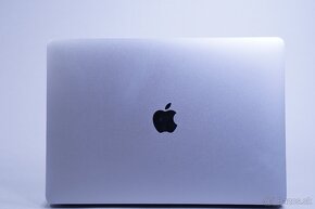 ZÁRUKA/Macbook Air 13.3"/M1 (8 CORE /8GB RAM/256GB SSD - 5