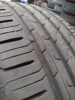 Predám 215/60R16 - 5