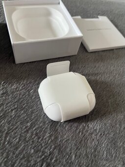 AirPods 4. Generácie s aktívnym potláčaním zvuku - 5