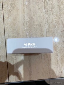 Predám AirPods 3 - 5