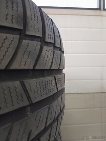 235/40r19 - 5