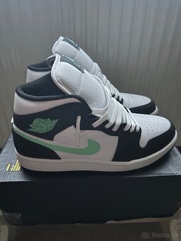 Nike Jordan 1 Mid - 5