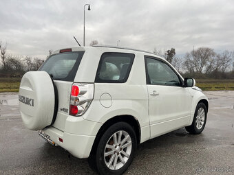 Suzuki Grand Vitara 1.6 benzin 4x4 black and white - 5